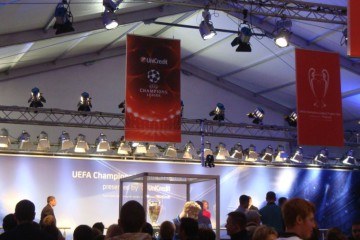Турне Кубка Лиги Чемпионов УЕФА - шатры А-Тент