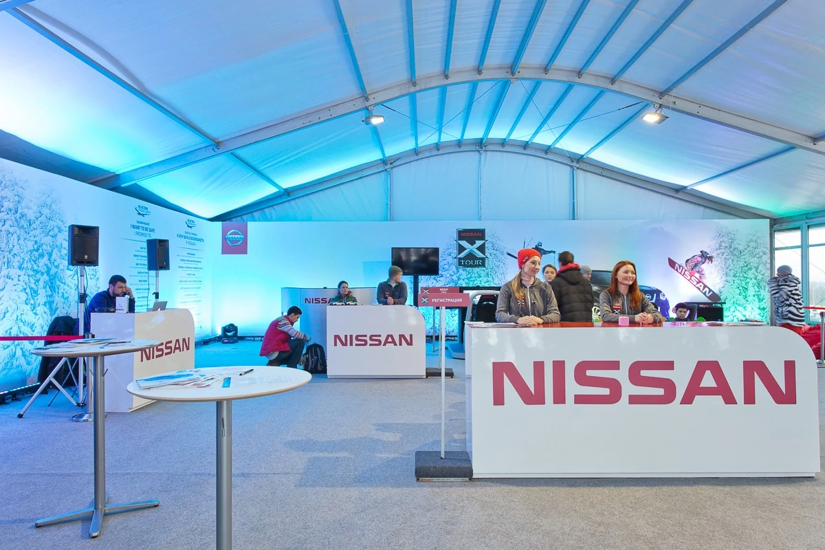 Классические конструкции CURVED TENT для Nissan вид внутри