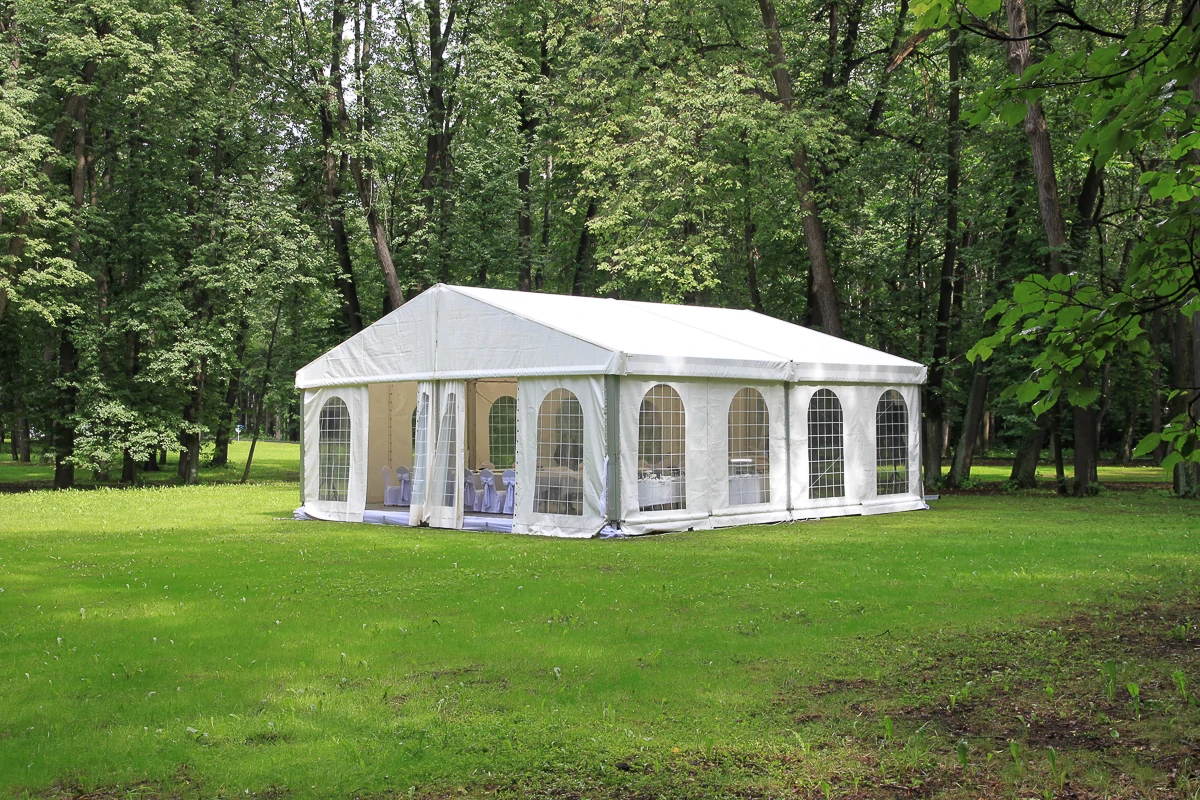 Классические конструкции PARTY TENT для мероприятия на свежем воздухе