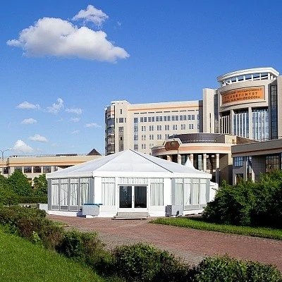 Классические павильоны POLYGONAL TENT вход