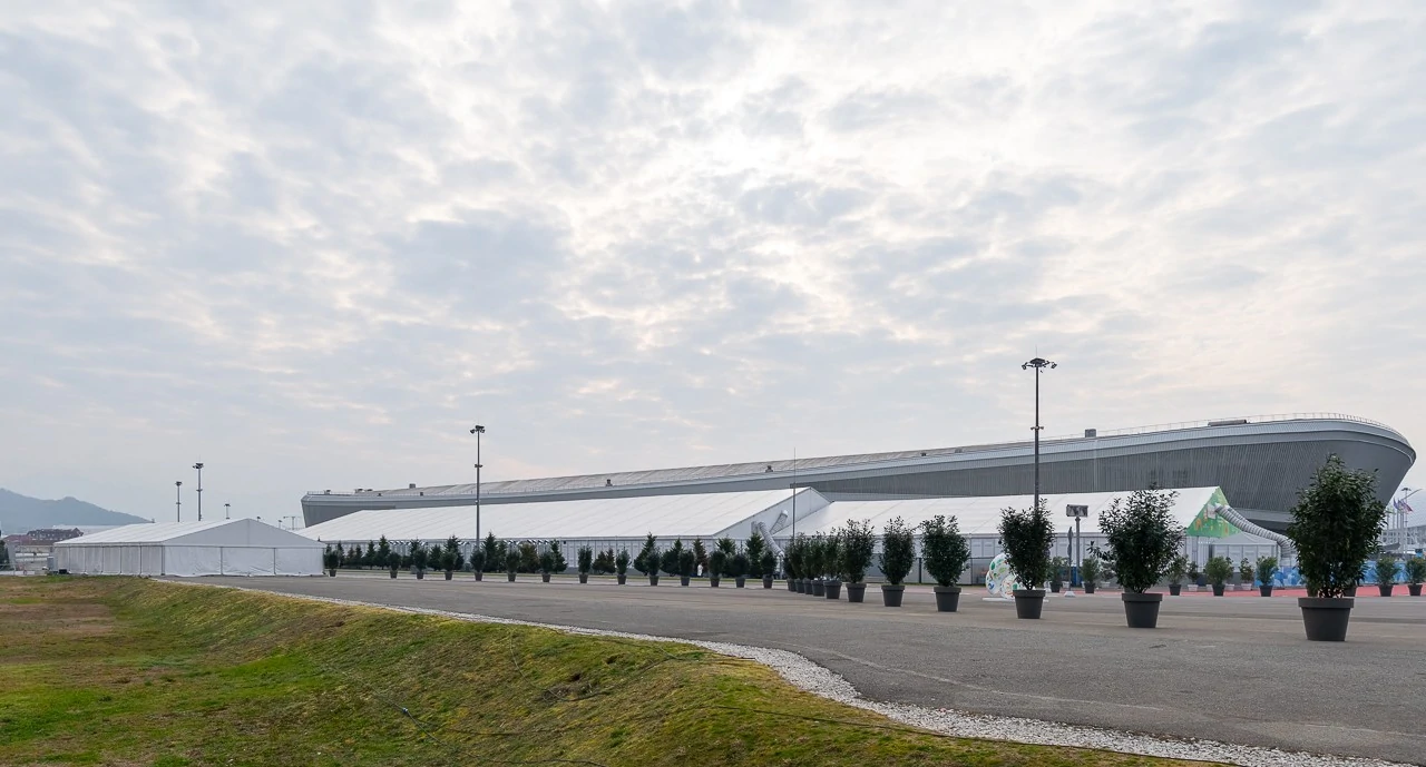 Павильоны снаружи на Всемирном фестивале молодежи 2024
