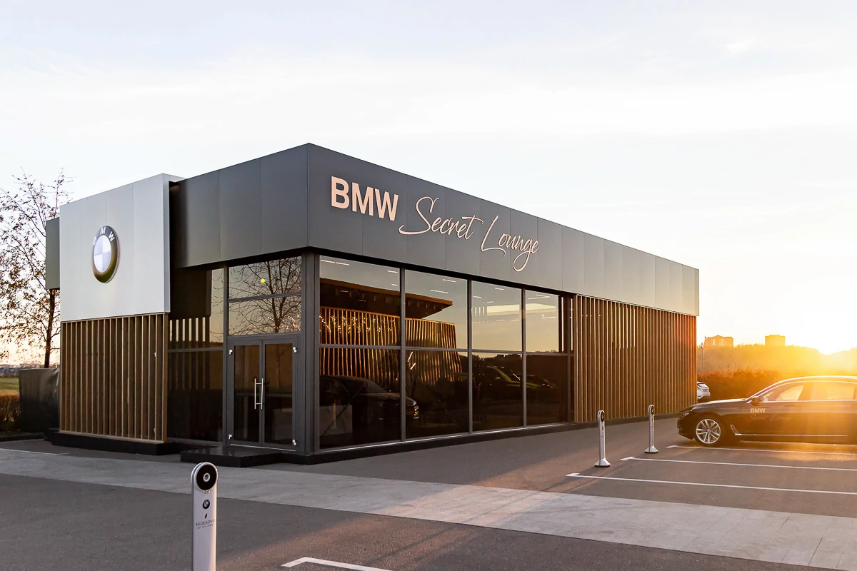 Премиальный павильон MANHATTAN для презентации BMW