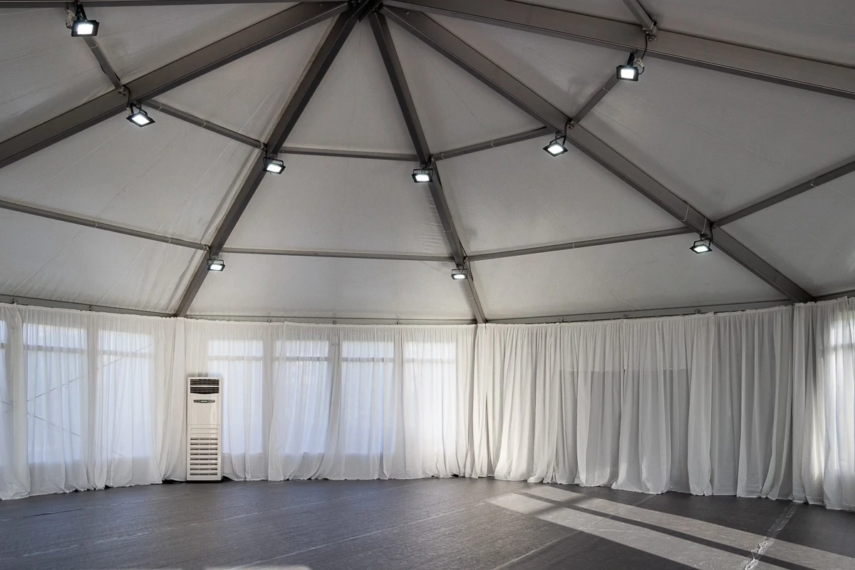 Классические конструкции POLYGONAL TENT вариант оформления внутри