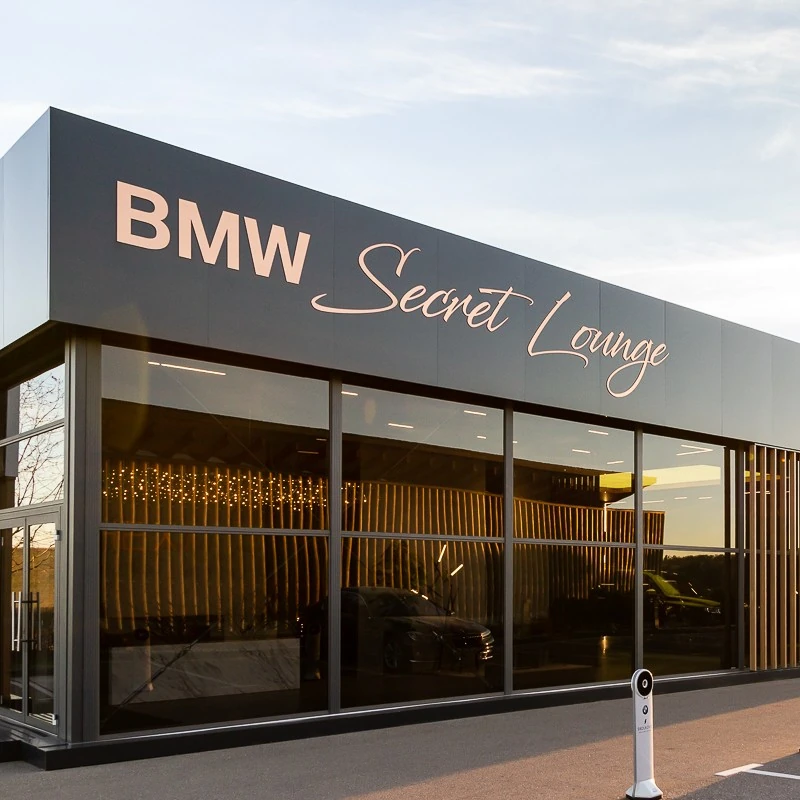 Оформление павильона для BMW