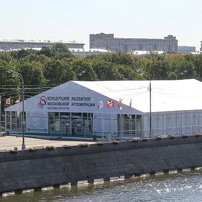Классические павильоны реализация со стеклянными и пластиковыми панелями